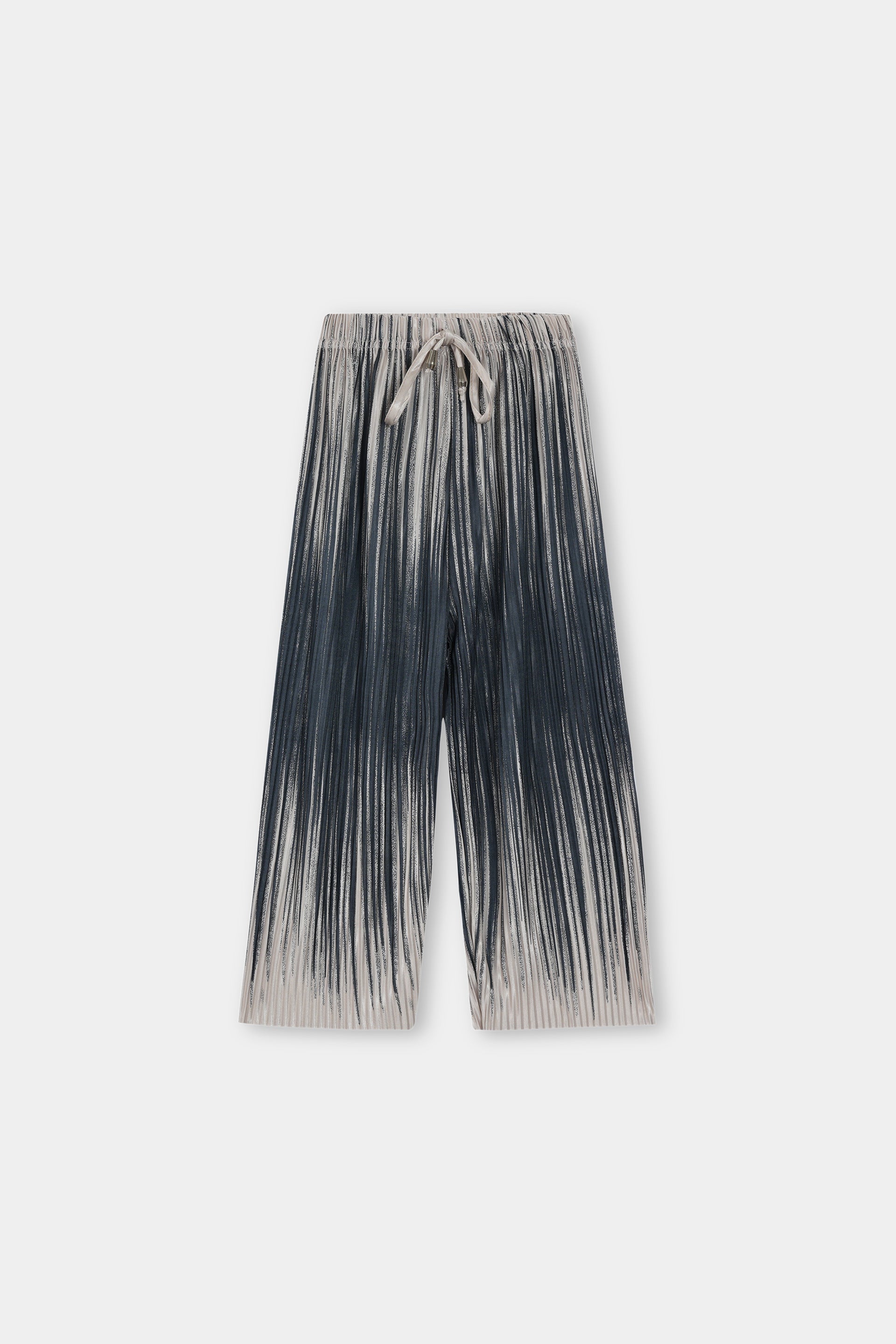 Girls Imported Pleated Skin And Black Trousers