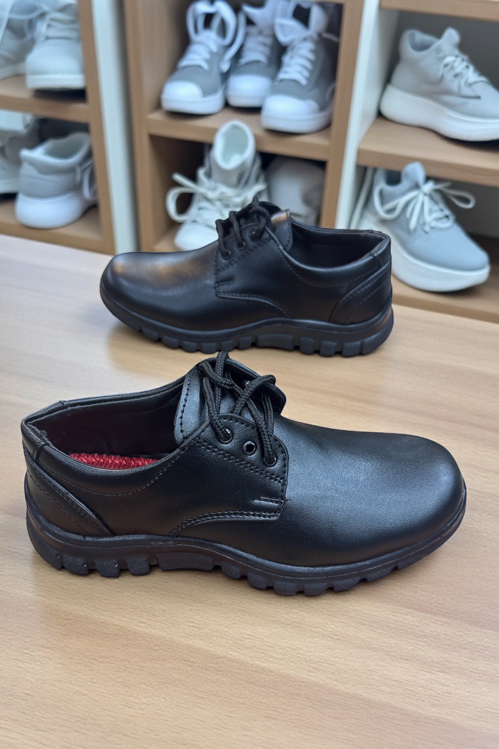 School shoes for boys with lashes