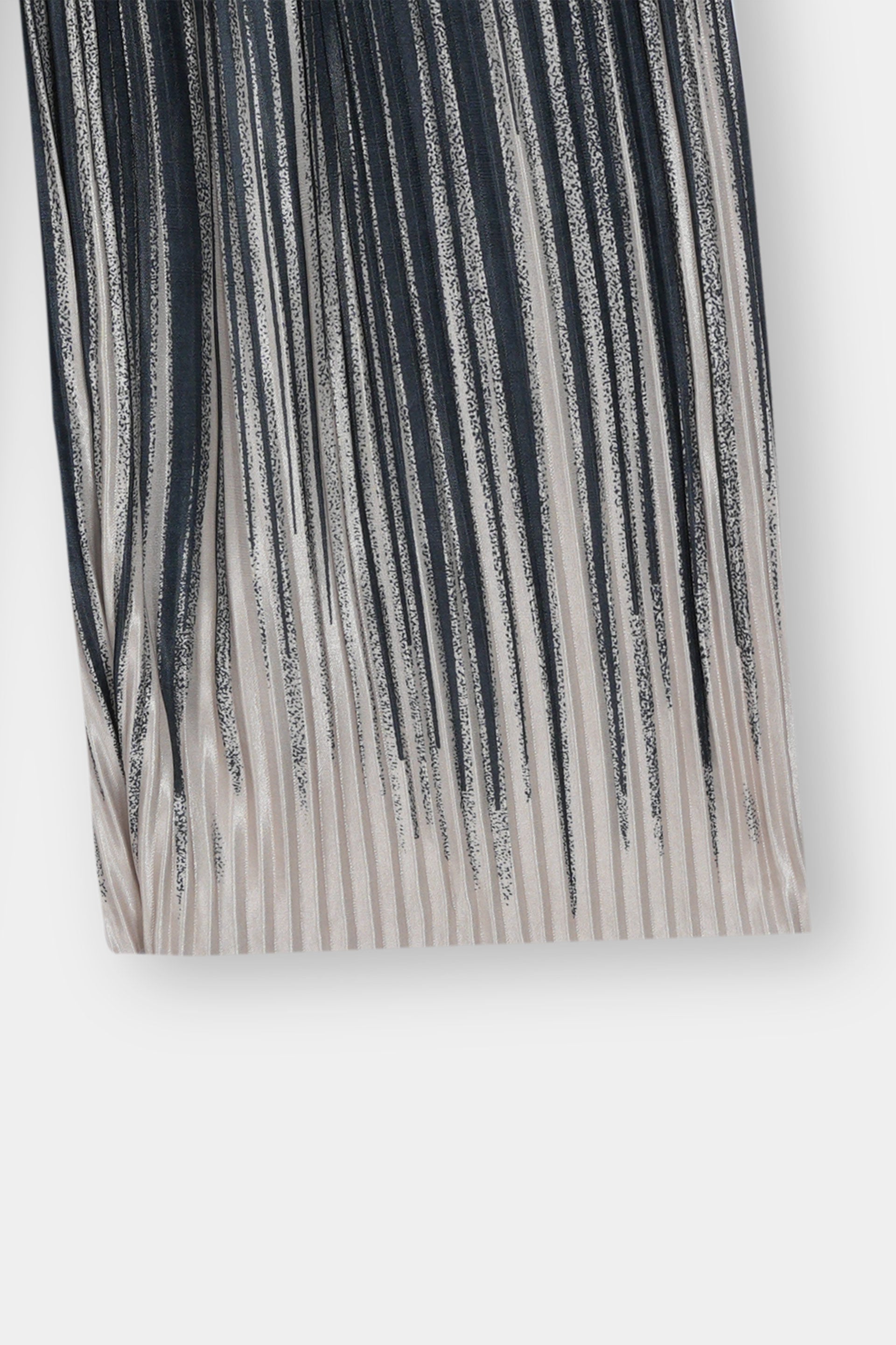 Girls Imported Pleated Skin And Black Trousers