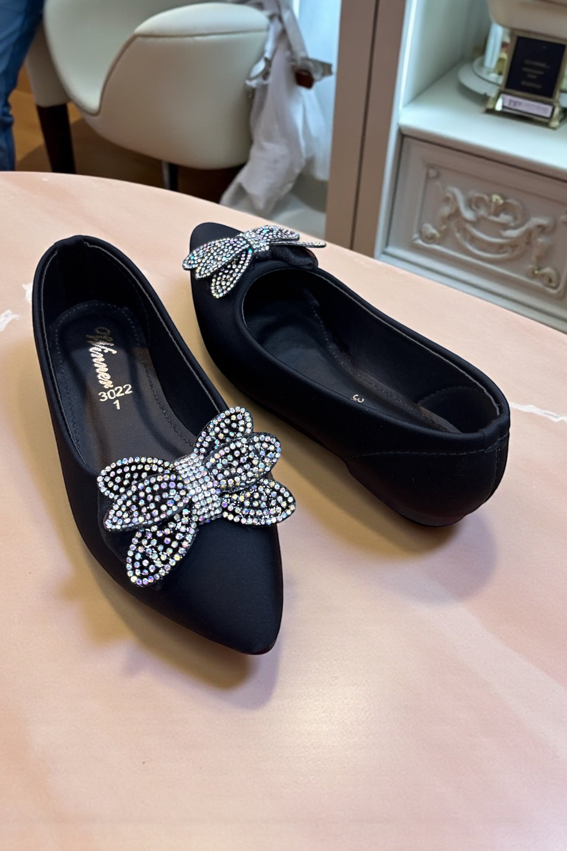 Girls fancy party shoes (age 6 to 12)