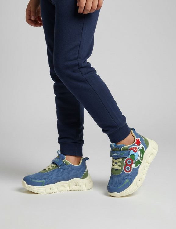 Imported ZoomZest sneakers G-322