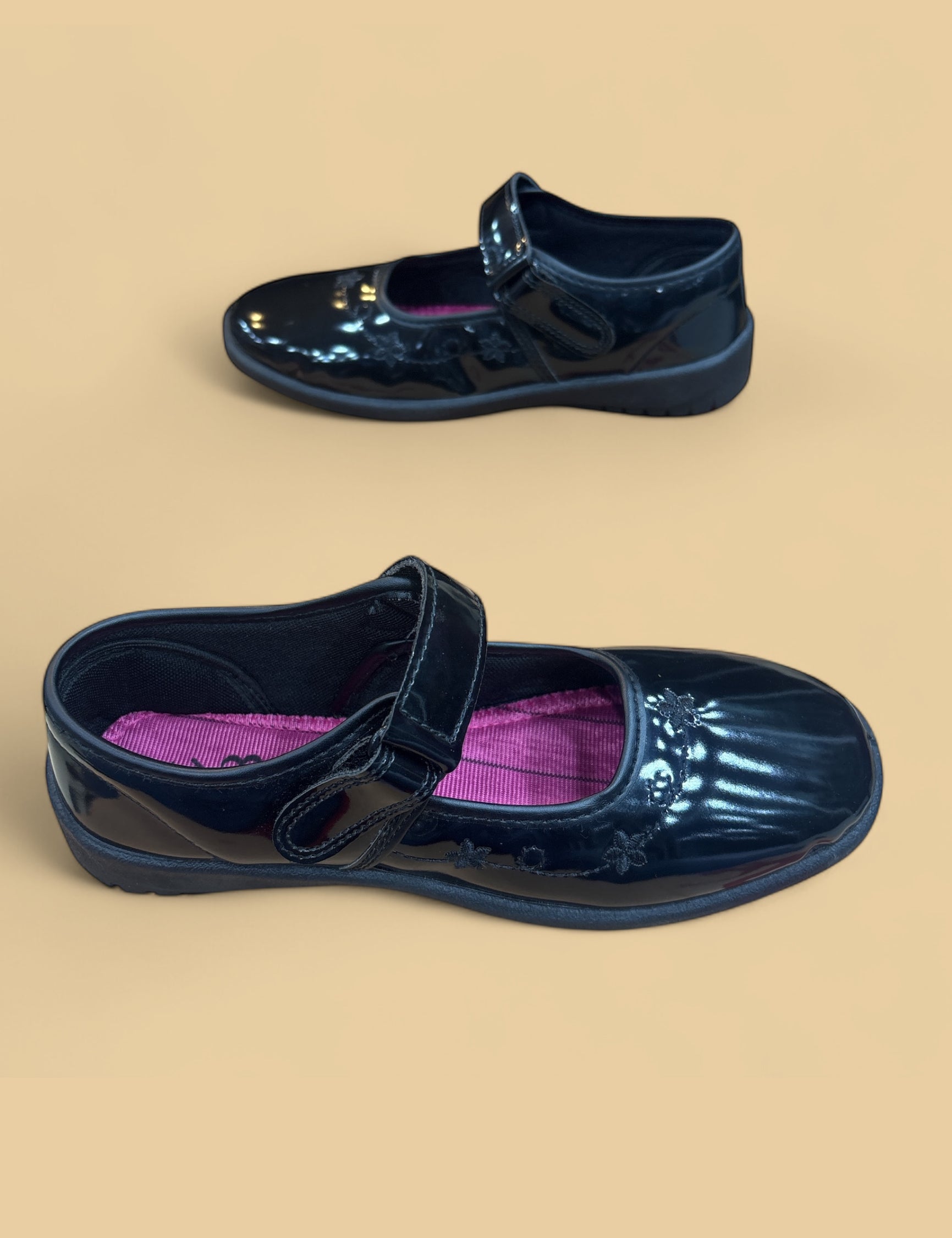 School shoes for girls