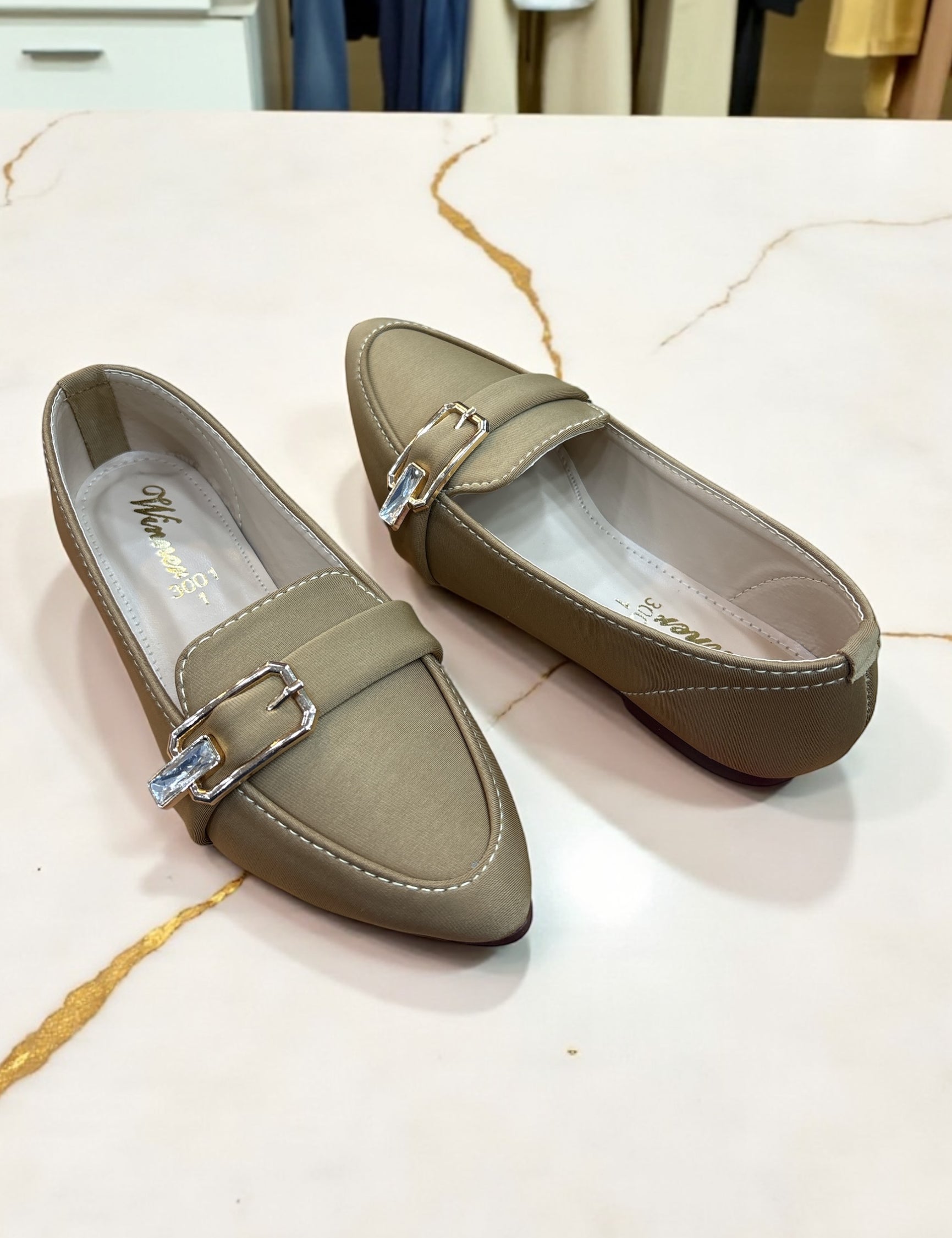 Girls fancy party shoes (age 6 to 12)