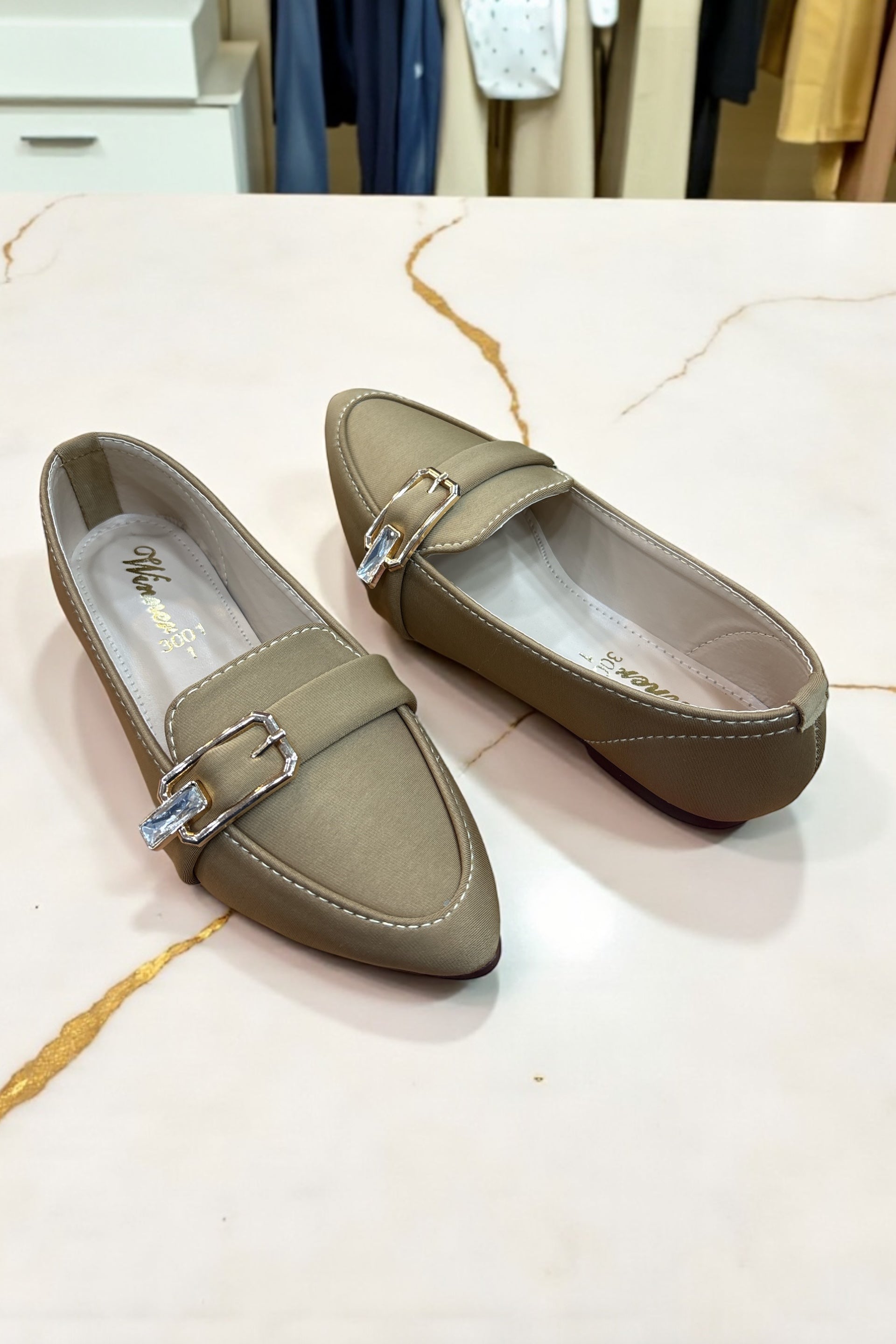 Girls fancy party shoes (age 6 to 12)