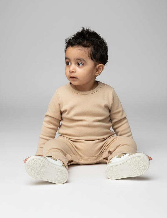 Kids baby shoes new born with light( 6 month to 2 years)