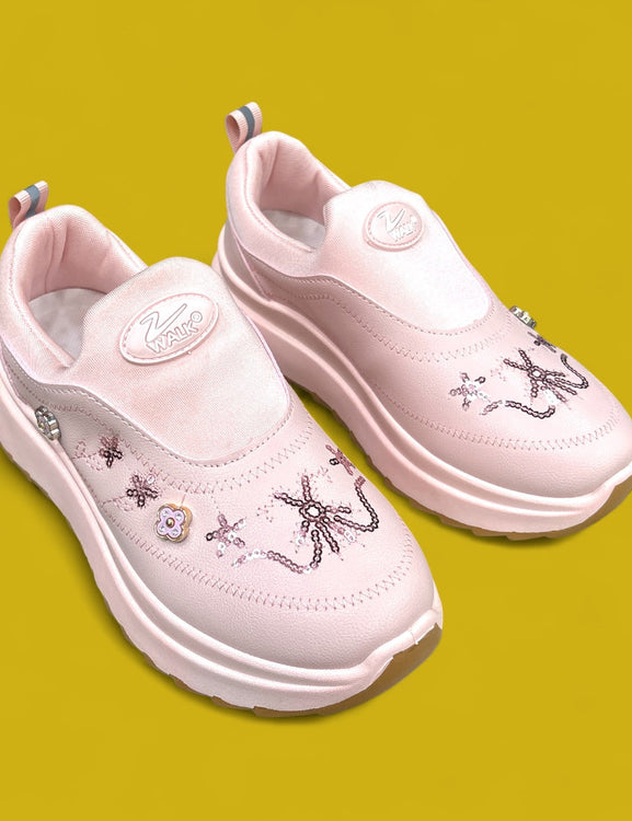 Ladies sneaker 3