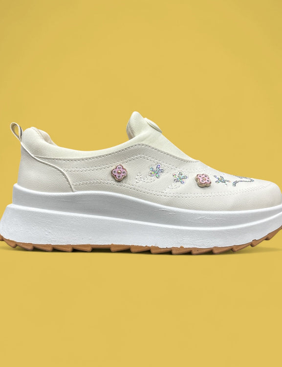Ladies sneaker 3