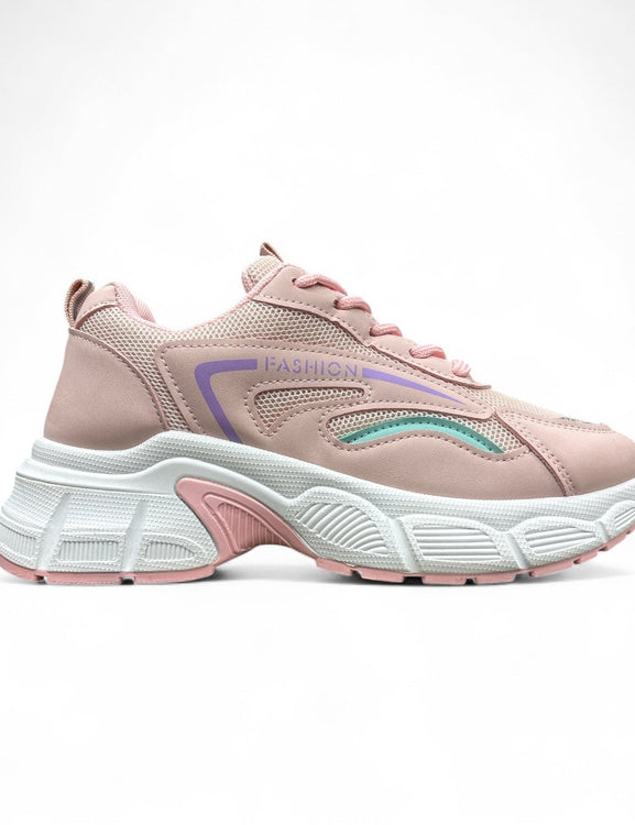 Ladies sneaker 1
