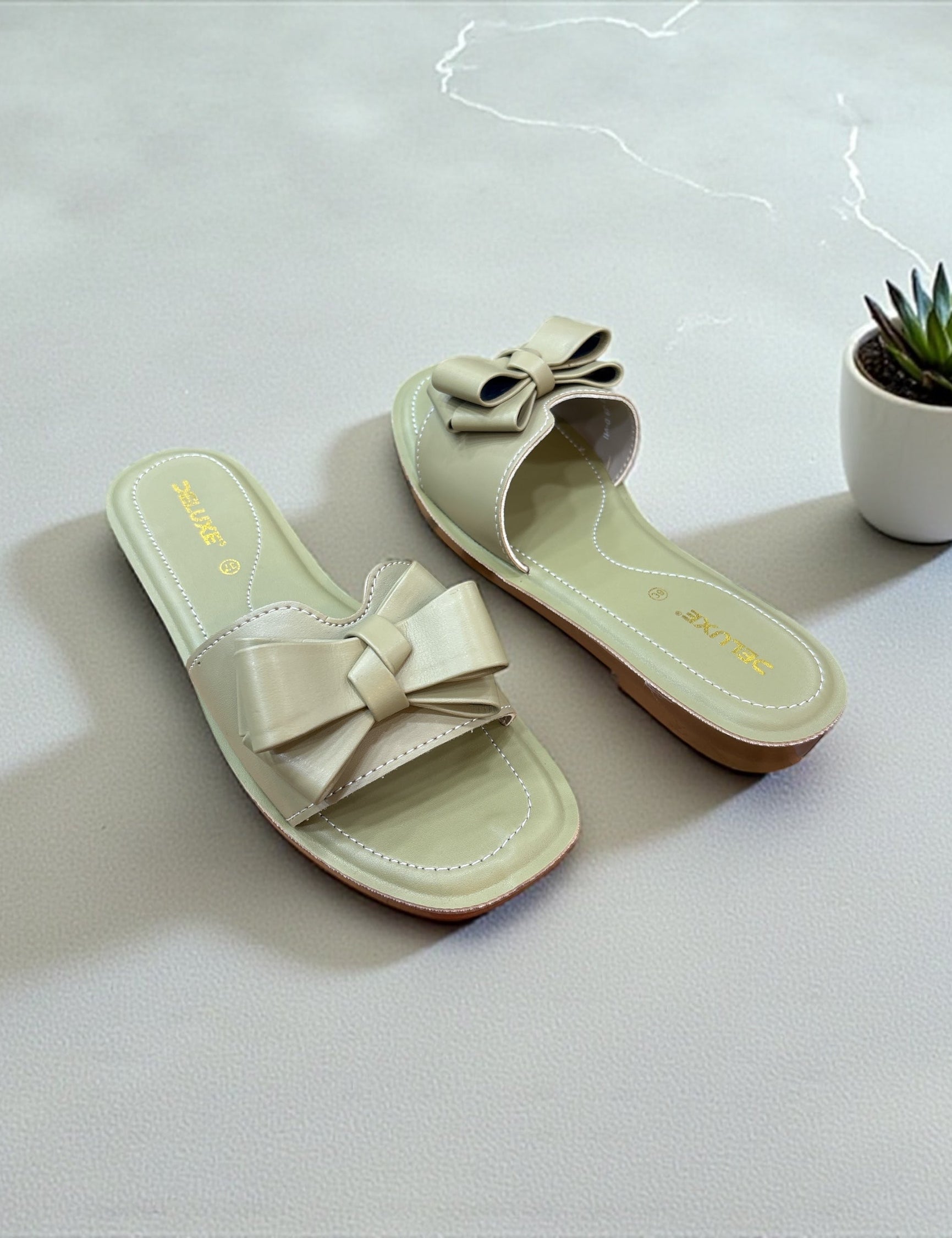Ladies Casual sleaper waterproof with soft peddle