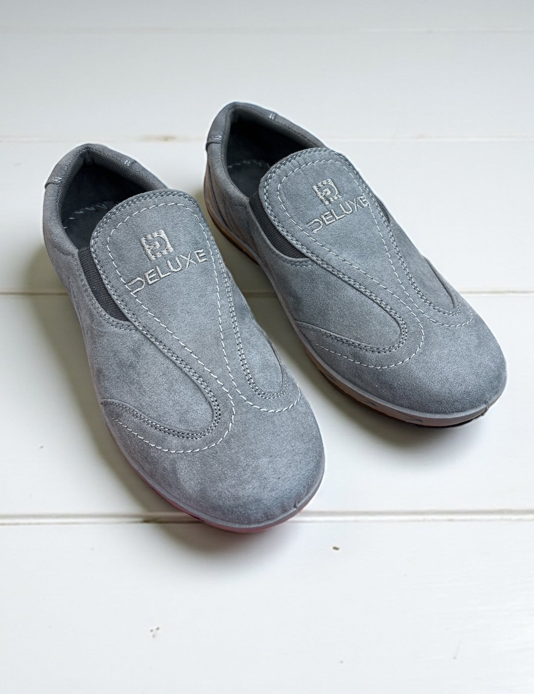 Imported Men’s sketchers in style
