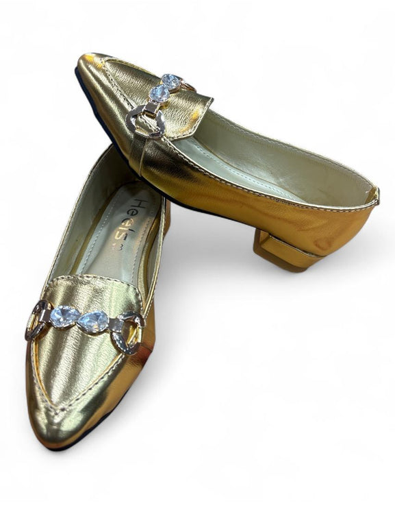 Girl pumps age (6 to 12)