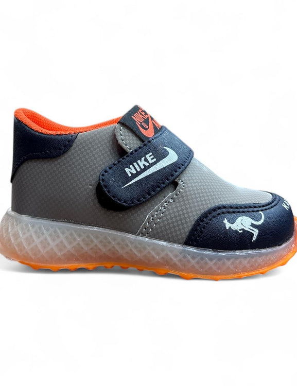 Zoomaroo Kids sneakers with light for new born age (6 month to 2 years) 15368