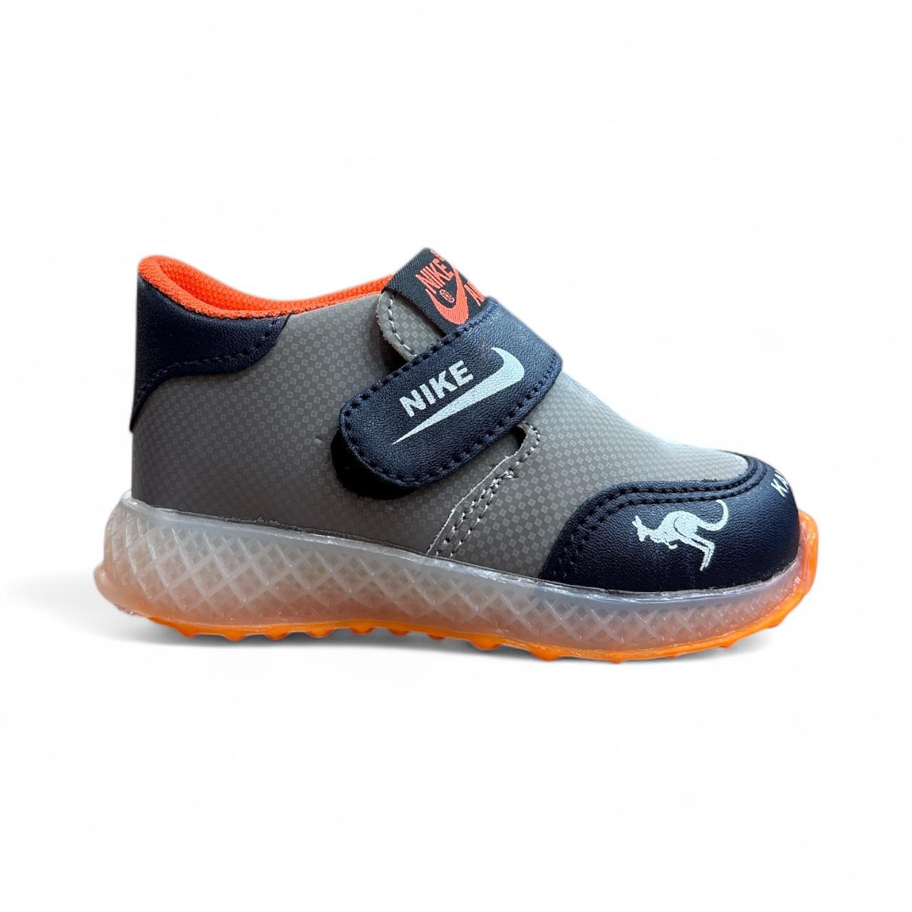 Zoomaroo Kids sneakers with light for new born age (6 month to 2 years) 15368